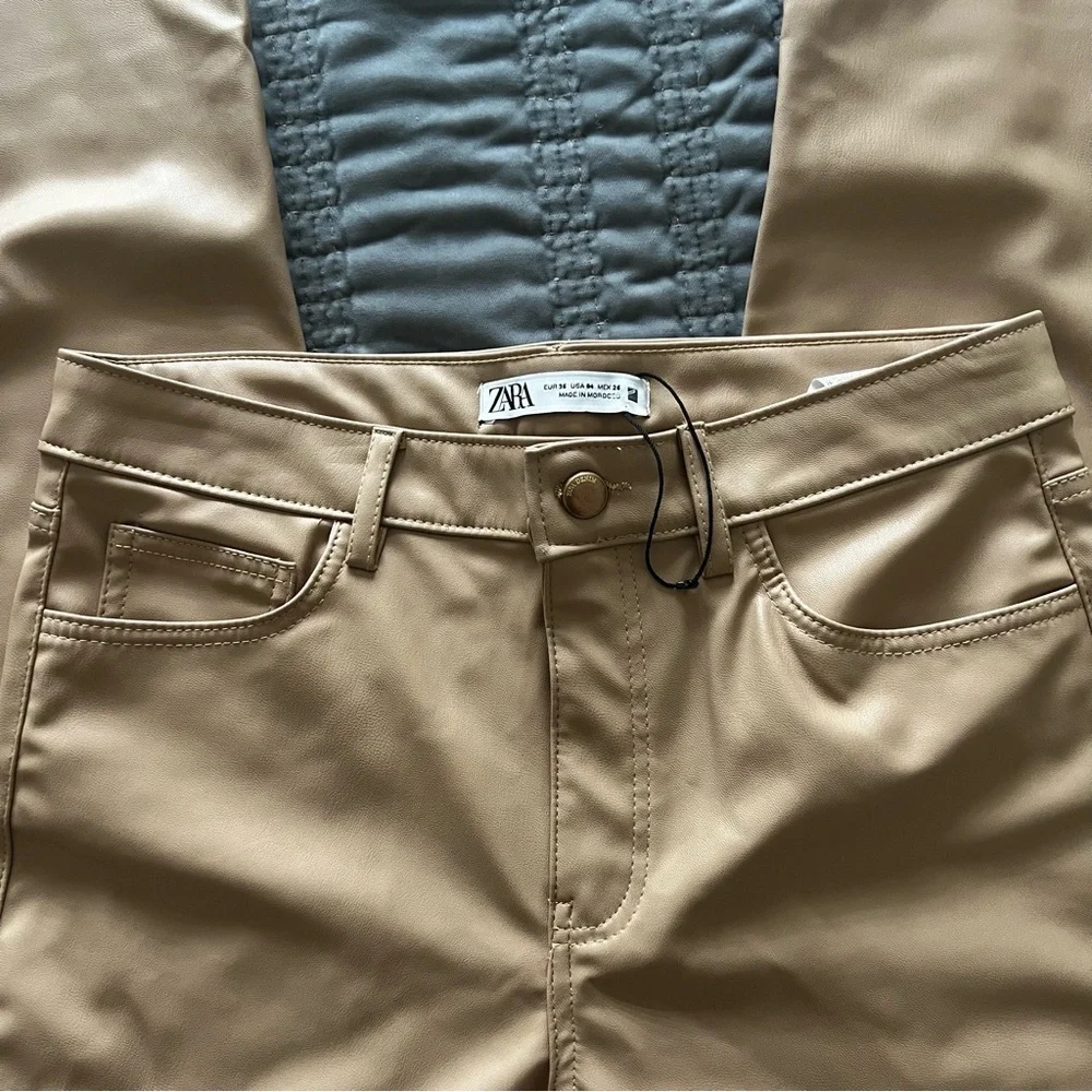 NWOT ZARA FAUX LEATHER HIGH RISE STRAIGHT PANTS SIZE 4 - Picture 2 of 5